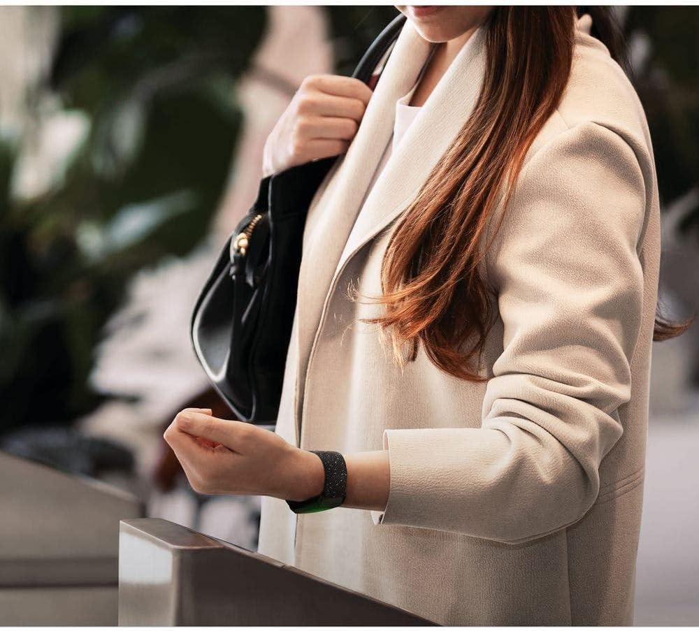 Fitbit Charge 4 Fitness Tracker Granite Reflective Woven/Black SE NFC