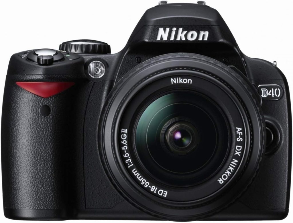 Nikon D40 6.1MP Digital SLR Camera Kit with 18-55mm f/3.5-5.6G ED II Auto Focus-S DX Zoom-Nikkor Lens Nikon D40 6.1MP Digital SLR Camera Kit with 18-55mm f/3.5-5.6G ED II Auto Focus-S DX Zoom-Nikkor Lens