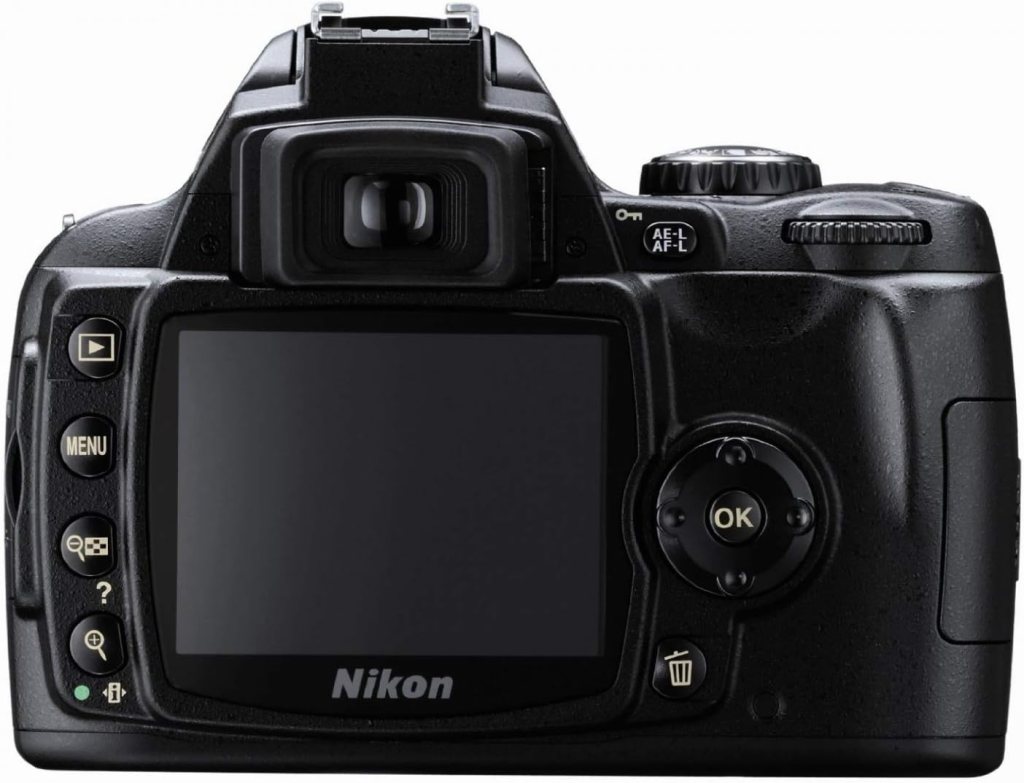 Nikon D40 6.1MP Digital SLR Camera Kit with 18-55mm f/3.5-5.6G ED II Auto Focus-S DX Zoom-Nikkor Lens Nikon D40 6.1MP Digital SLR Camera Kit with 18-55mm f/3.5-5.6G ED II Auto Focus-S DX Zoom-Nikkor Lens