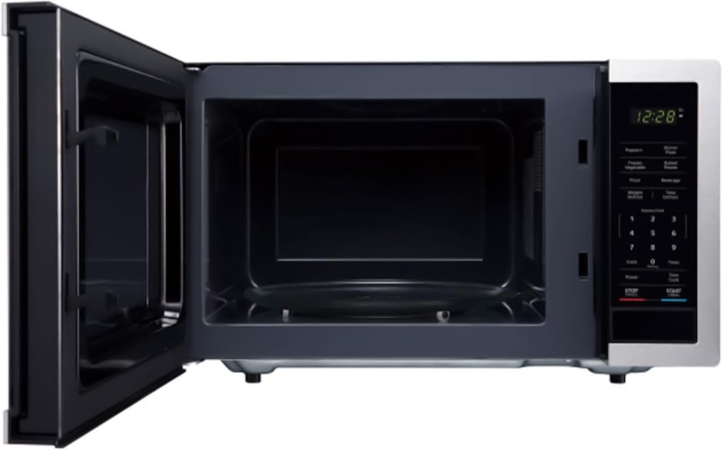 Magic Chef MC77MW Countertop Microwave Oven, Small Microwave for Compact Spaces, 700 Watts, 0.7 Cubic Feet, White