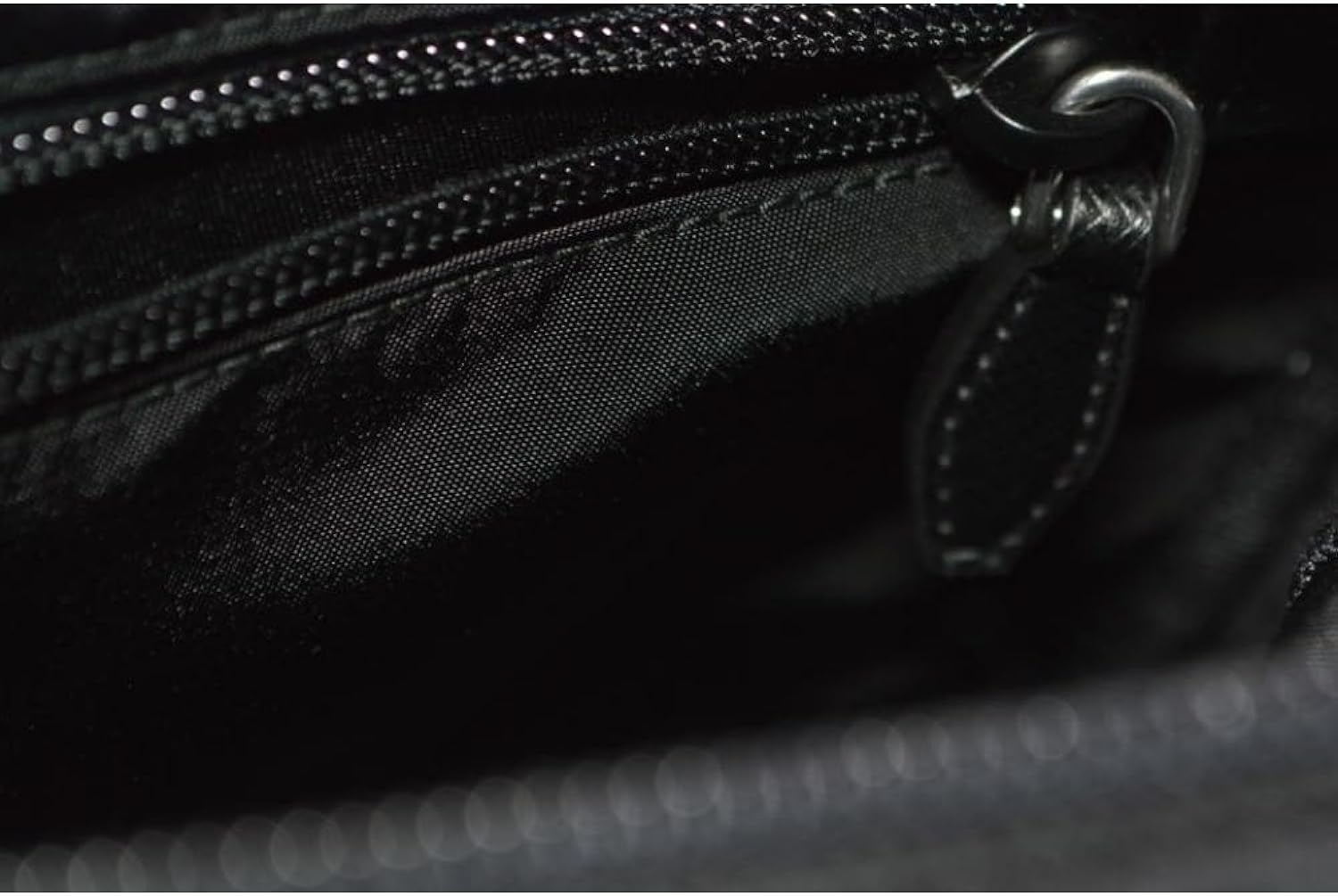 prada-vela-nylon-beauty-bag-cosmetic-makeup-case-black-1