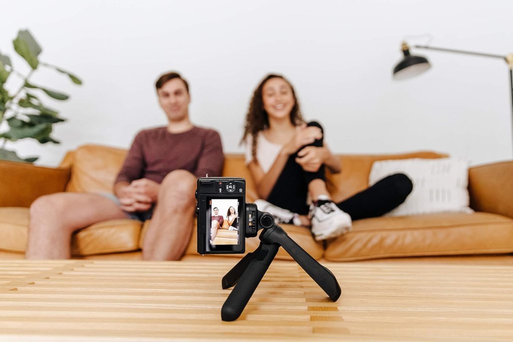 Canon PowerShot G7X Mark III Digital Camera with 4.2x Optical Zoom Lens (Silver) Canon PowerShot G7X Mark III Digital Camera with 4.2x Optical Zoom Lens (Silver)