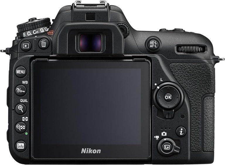 Nikon D7500 DSLR 20.9MP with 18-140mm Lens review